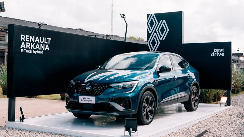 El Renault Arkana se muestra antes de su lanzamiento en Argentina