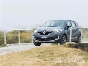 Renault Captur suma versiones Life e Intens Automática