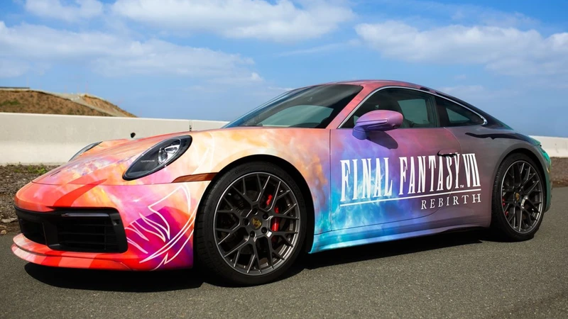 Porsche celebra el renacimiento de Final Fantasy con un 911 Carrera S