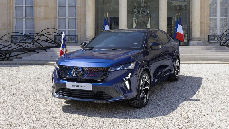 Renault le entrega a Macron una exclusiva versión del Rafale como vehículo presidencial