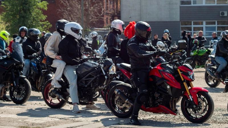 La UNAM propone meter motocicletas al Hoy no Circula