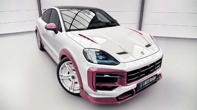 Porsche Cayenne estrena un kit de carrocería rosa creado por Larte Design
