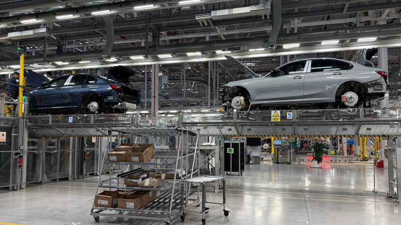 Cae 9.69% exportaciones de autos en julio 2026: INEGI