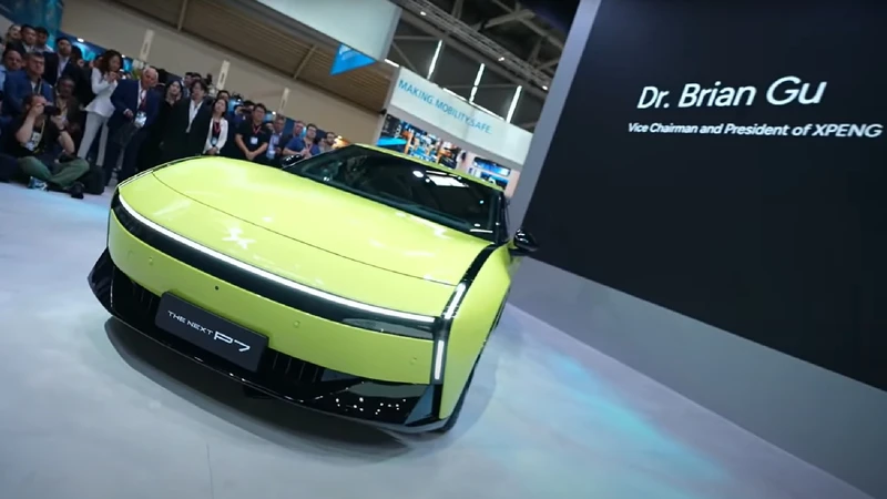 XPeng devela el P7+ en IAA Mobility: lujo, rendimiento y carga rápida