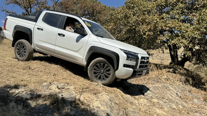 Mitsubishi L200 GSR, primer contacto en México