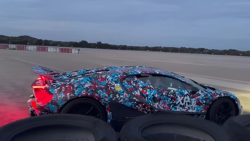 Así suena el V16 del Bugatti Tourbillon en pista