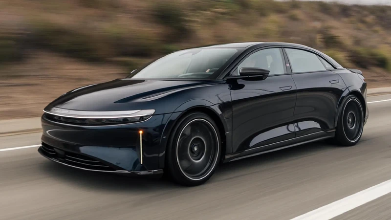 Lucid Air Sapphire se coloca como el auto blindado más rápido del mundo