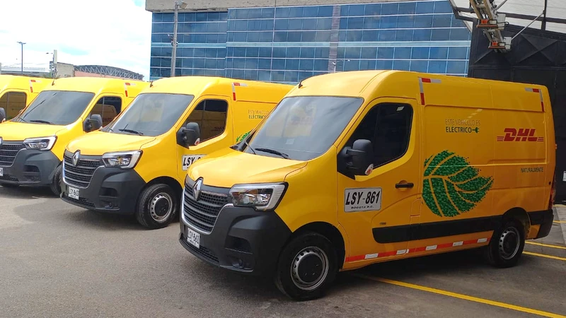 DHL Express suma once nuevos vehículos eléctricos a su flota en Colombia