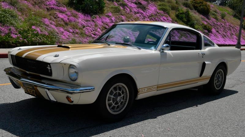 A la venta uno de los codiciados Mustang Shelby GT350H 1966