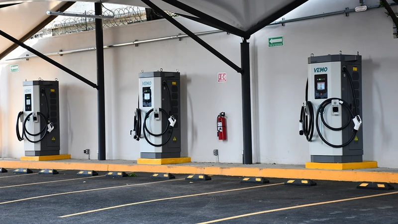 VEMO inaugura el hub de recarga para autos eléctricos más grande de México