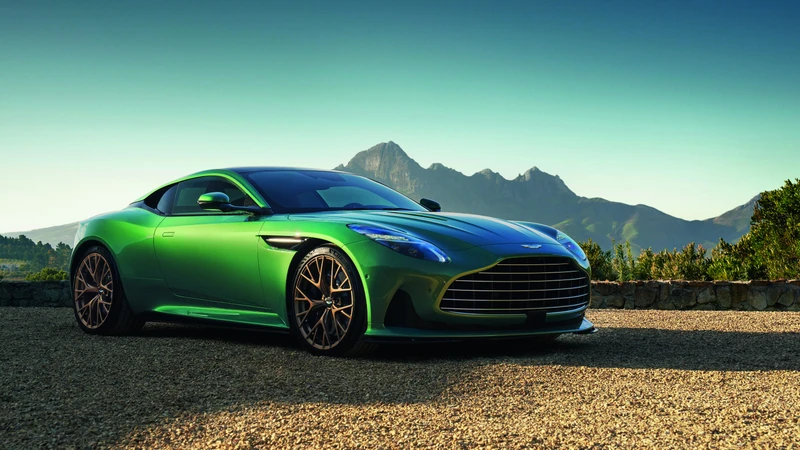 Aston Martin presenta en Chile el DB12:  el primer Super Turismo