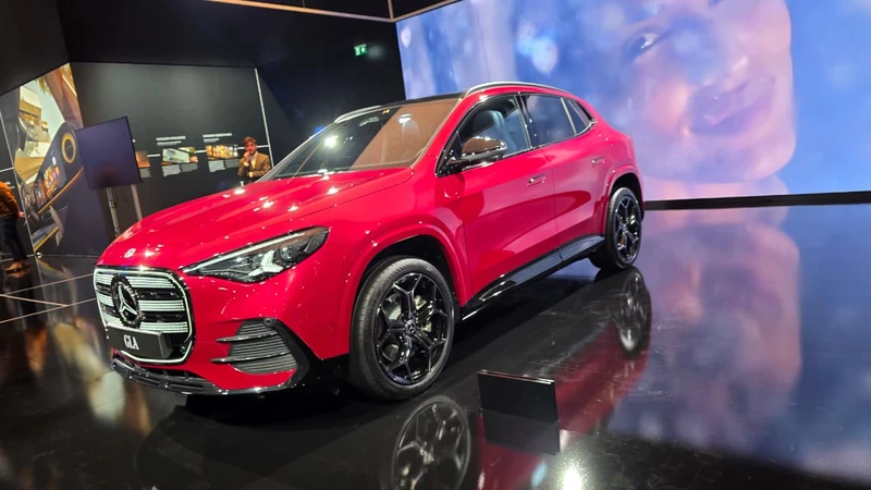 París 2026: el Mercedes-Benz GLA se llena de tecnología