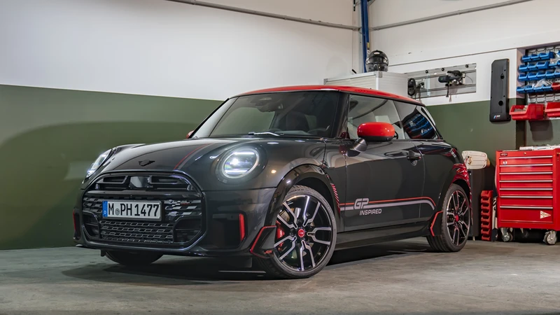 Mini John Cooper Works GP Inspired Edition llega a México, un homenaje al Mini más rápido