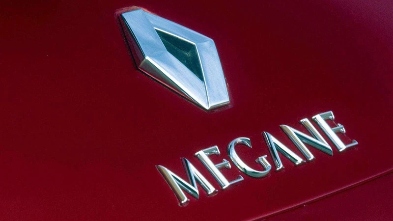 Renault descontinúa al Megane con motor de combustión interna
