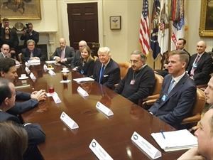 Trump tuvo una reunión con los CEOs de FCA, Ford y General Motors
