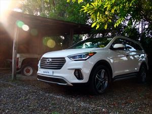 Hyundai Santa Fe 2018 llega a México en $632,900 pesos