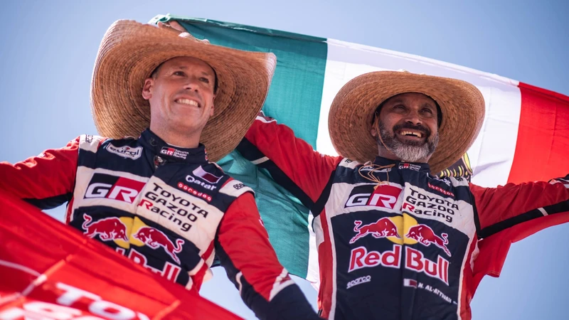 Nasser Al-Attiyah y Mathieu Baumel a bordo de una Hilux de Toyota ganan el Sonora Rally, México