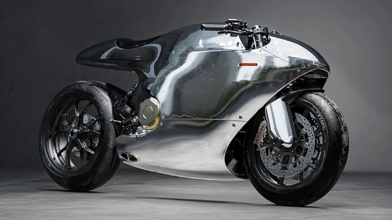 Bandit9 recubre a la a Ducati Monster 821 con aluminio pulido y este es el resultado