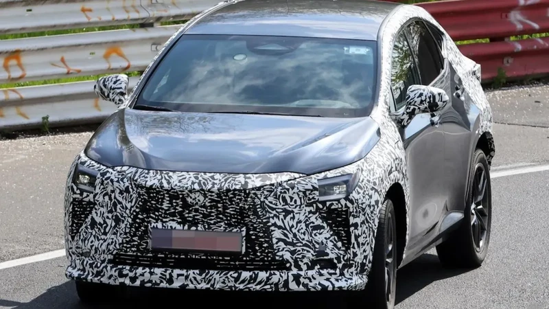 Avistan prototipo del Lexus NX en Nurbürgring