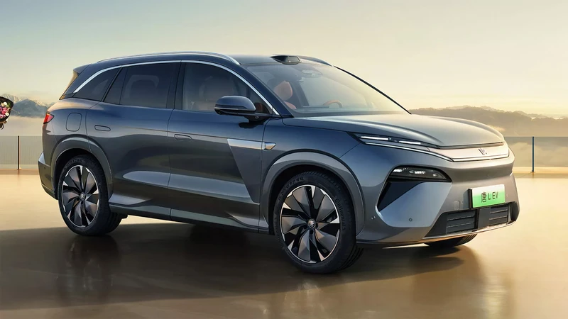 BYD Tang L 2025: Nueva imagen más de 1,000 hp y tres filas de asientos