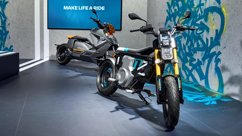 BMW CE 02: la celebración de los 100 años llega con una segunda moto eléctrica