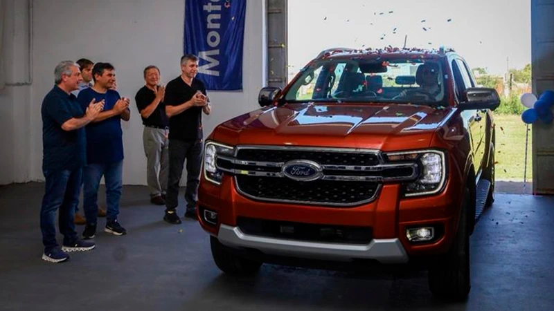 Ford dona una Ranger a una escuela de Pergamino