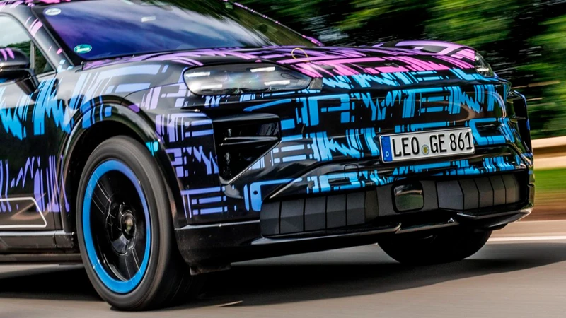El nuevo Porsche Cayenne EV se deja ver antes de su debut mundial