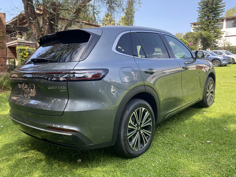 Geely EX5 EM-i 2026, primer contacto en México - Autocosmos