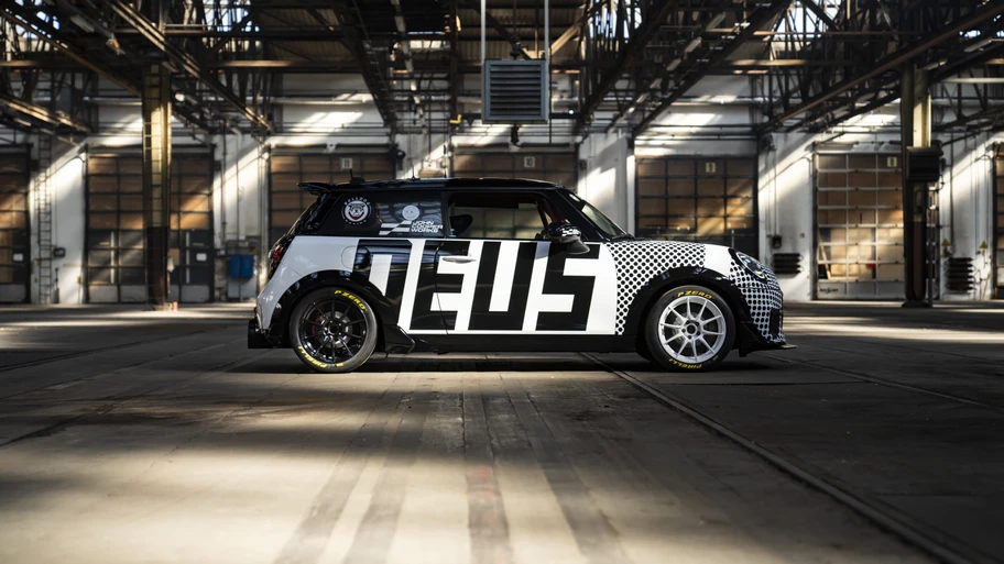 MINI John Cooper Works Bulldog Racing Team