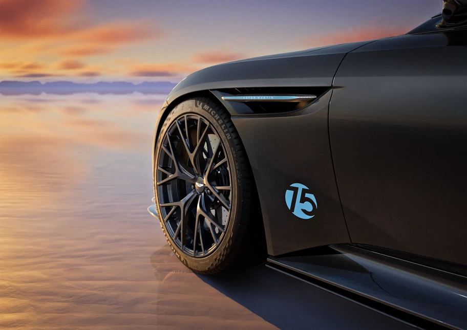 Aston Martin Pebble Beach