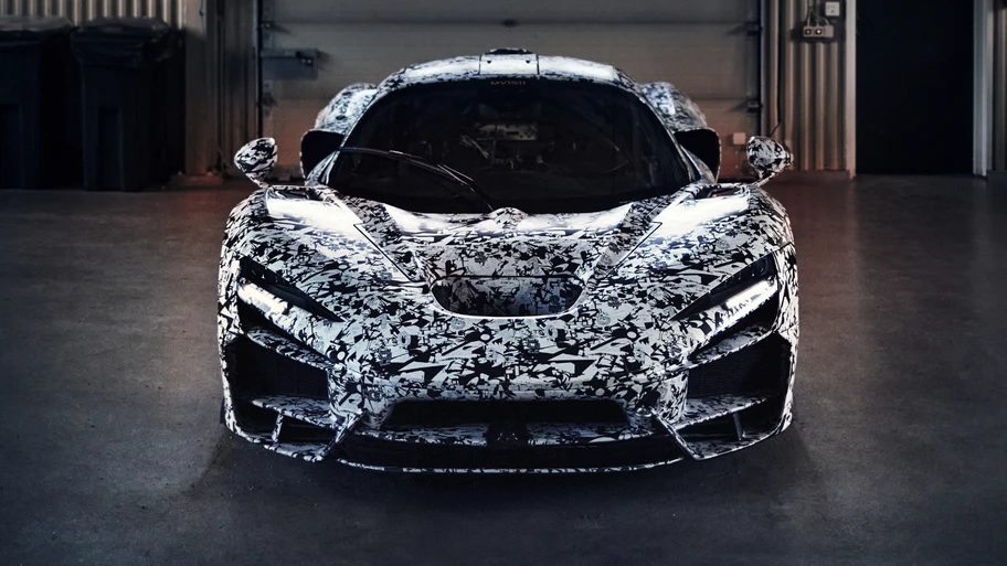McLaren W1 danza en la nieve 