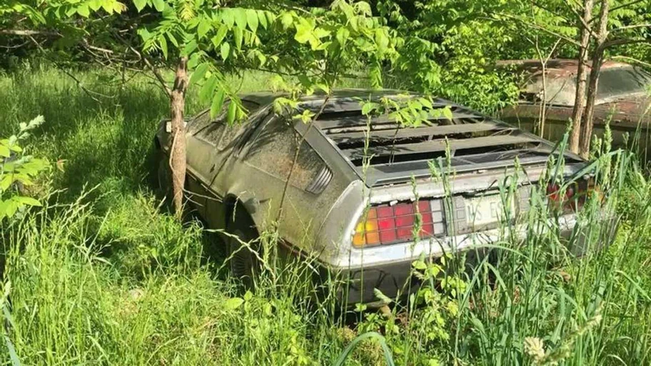 Found An Abandoned Delorean On Google Maps