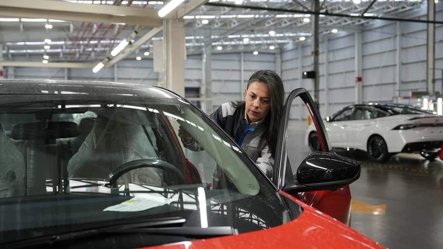 Ileana López es la primera mujer en liderar el desarrollo completo de un vehículo Nissan - Autocosmos