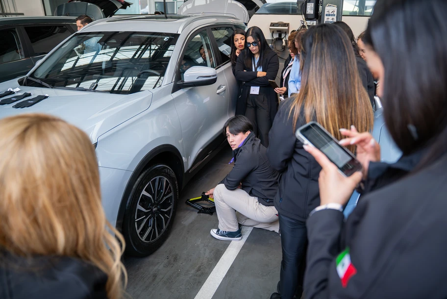 Mujeres manejando la industria, la iniciativa con la que Chirey promueve el talento femenino - Autocosmos