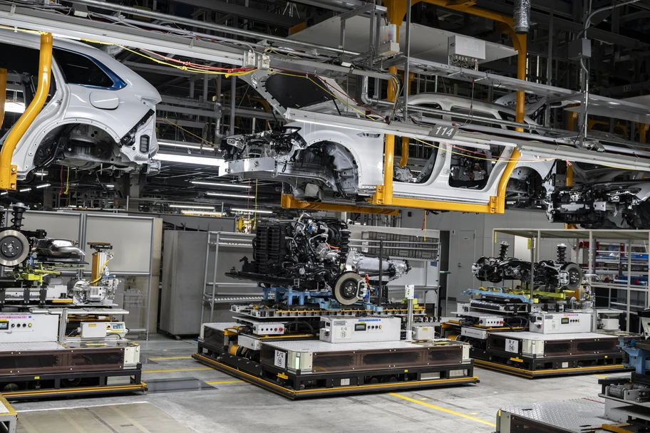 línea de ensamble Mazda