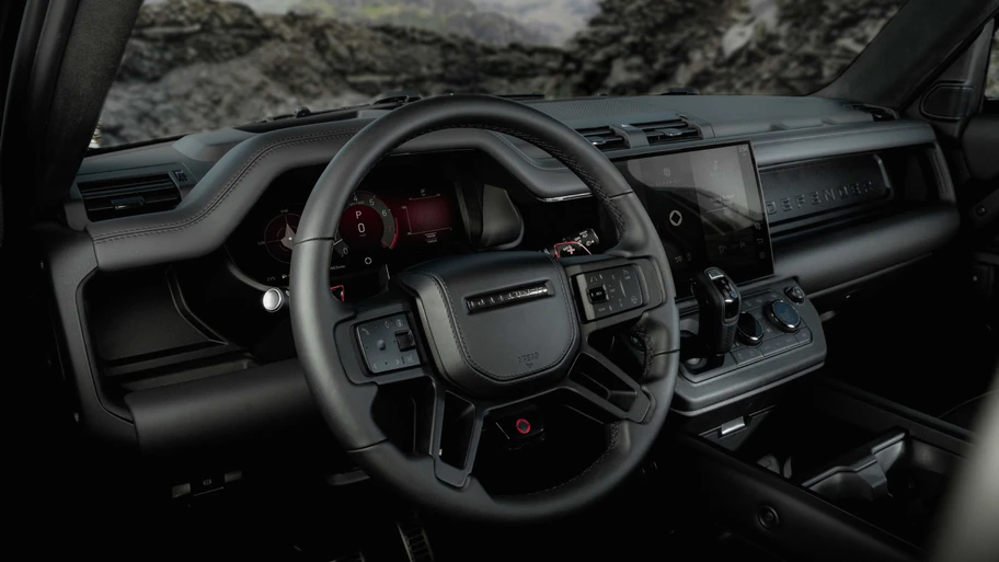 Land Rover Defender Octa Black