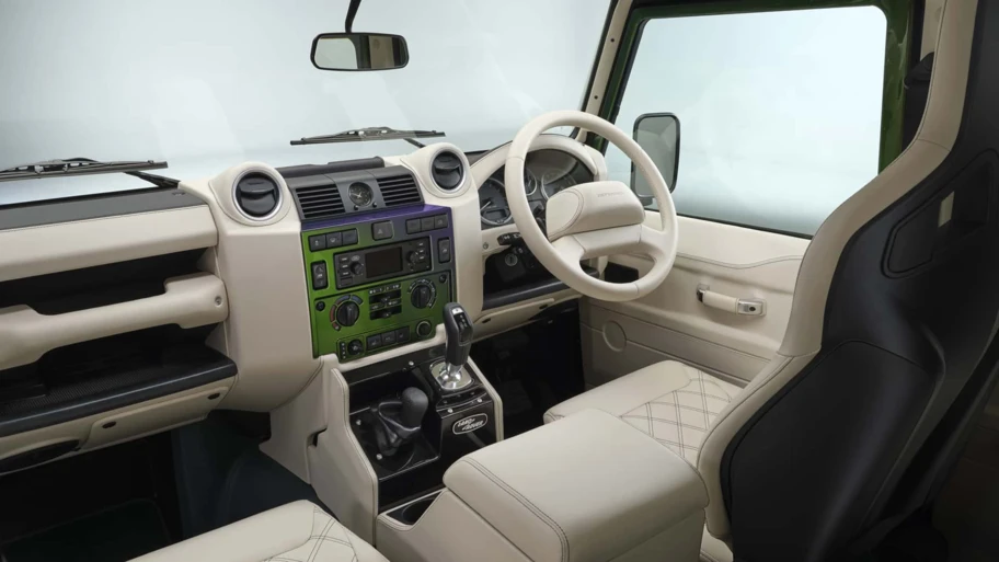 Land Rover revive al Defender clásico con un exclusivo V8 y pintura iridiscente - Autocosmos