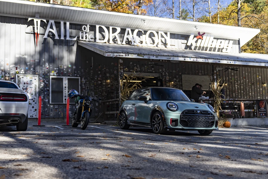 Mini John Cooper Works es puesto a prueba en la Cola de Dragón - Autocosmos