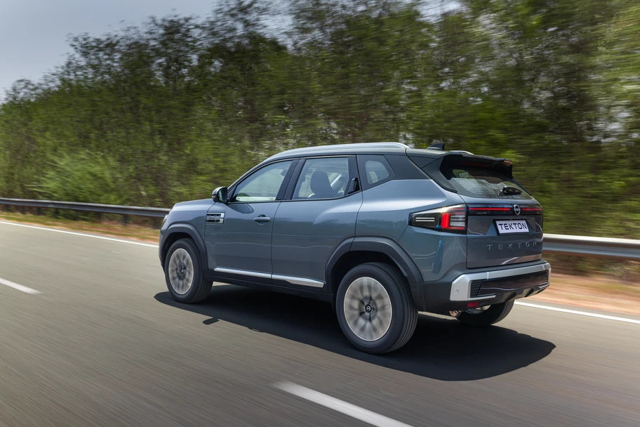 Nissan Tekton