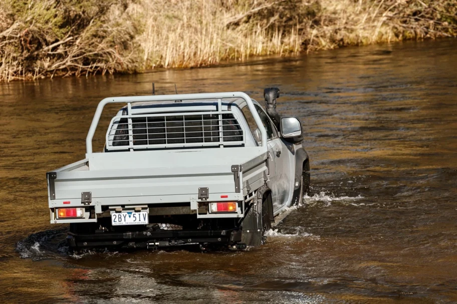 Ford Ranger Super Duty demuestra su capacidad de vadeo cruzando 27 ríos - Autocosmos