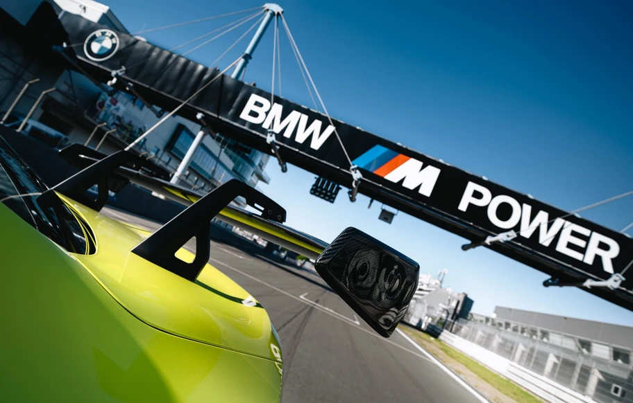 BMW M2 con M Performance Track Kit rompe récord en Nürburgring - Autocosmos