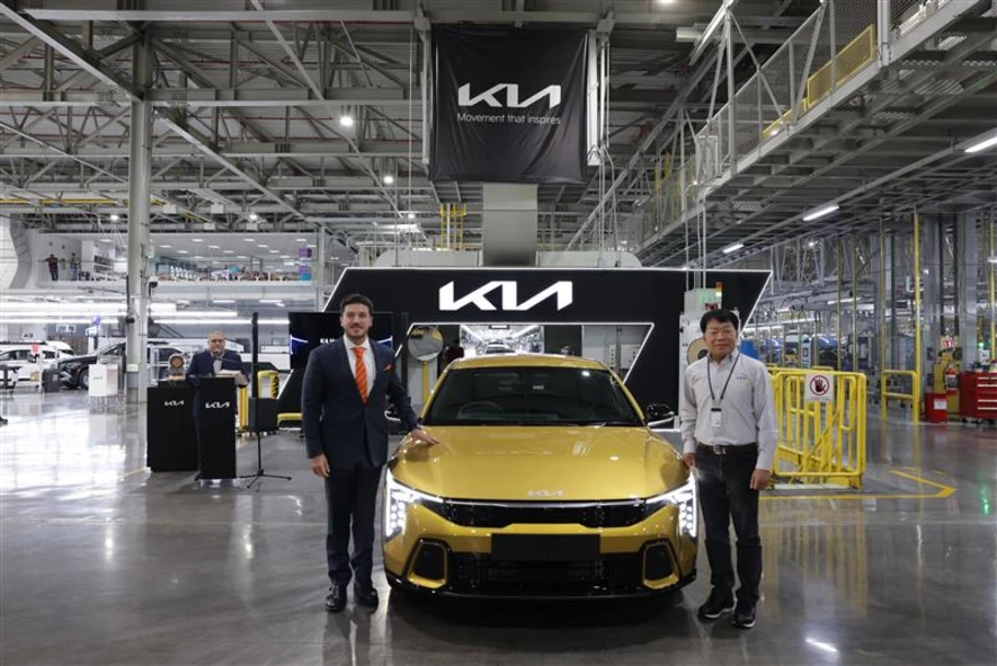 Kia K4 Hatchback inicia exportaciones a Europa - Autocosmos