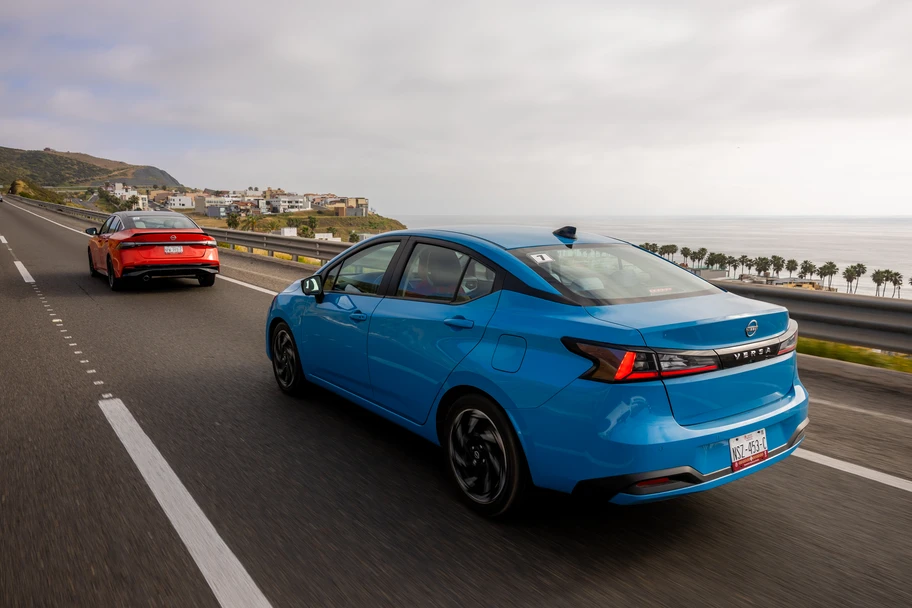 Nissan Versa 2026, primer contacto en México - Autocosmos