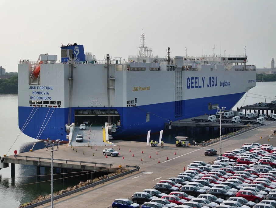 Geely EX5 y EX5 EM-i desembarcan en el puerto Lázaro Cárdenas - Autocosmos