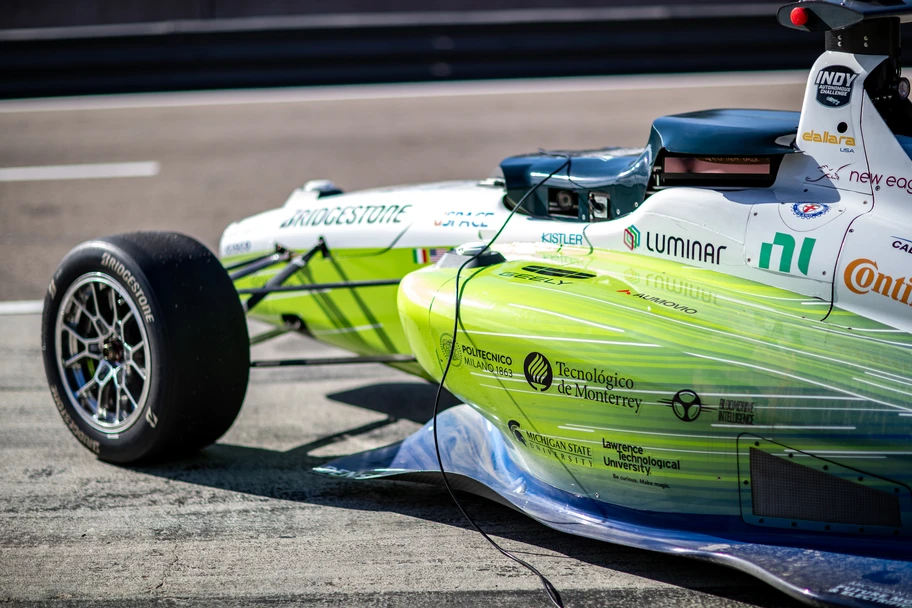 Estudiantes mexicanos participan en el Indy Autonomous Challenge y ganan podio - Autocosmos