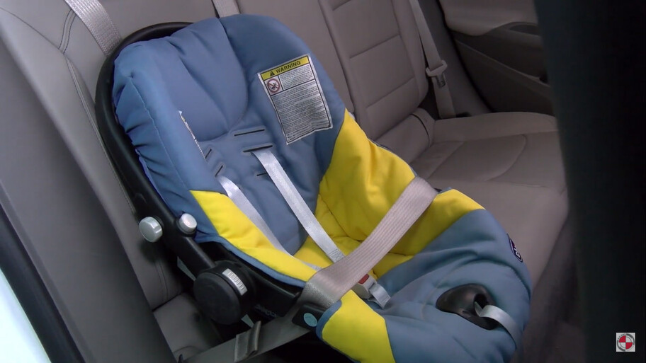 Porque usar siempre asiento para bebe en auto - Parkum parquímetros