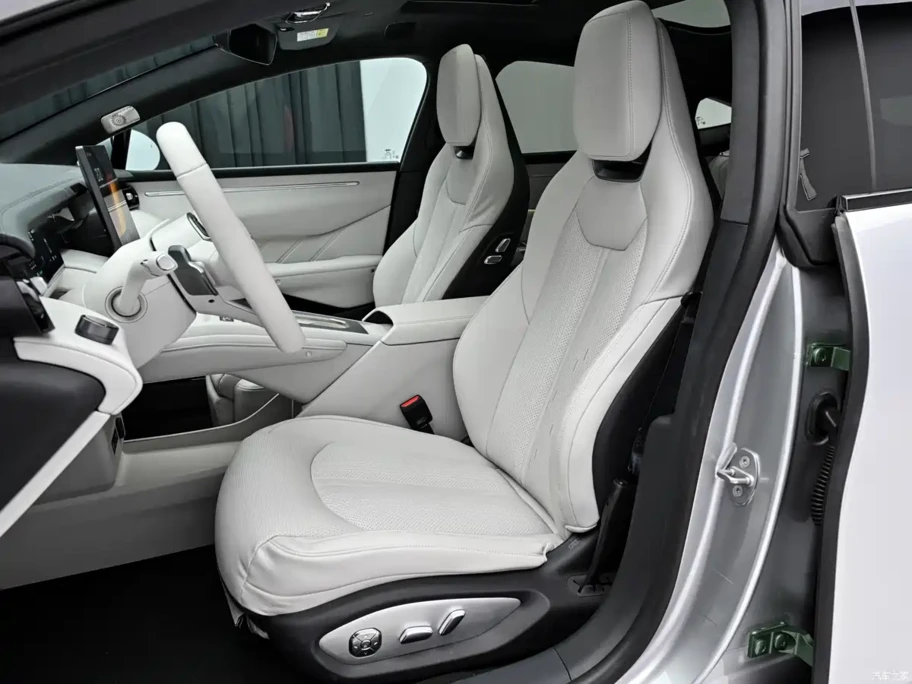 Formula S, los deportivos eléctricos de BYD para rivalizar con Tesla y Xiaomi - Autocosmos
