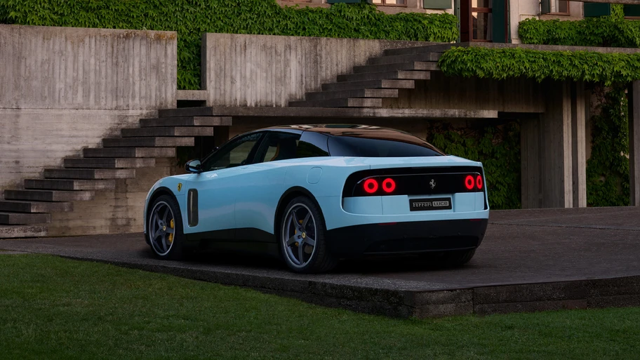 Ferrari Luce