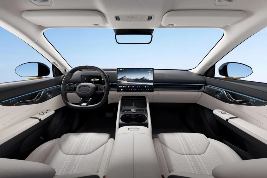 Lynk & Co 07 GT