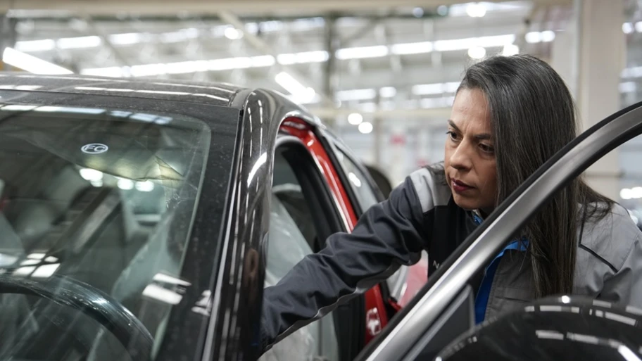 Ileana López es la primera mujer en liderar el desarrollo completo de un vehículo Nissan - Autocosmos